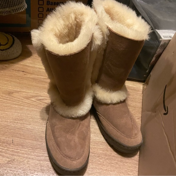 Fur Ugg boots - Picture 3 of 7